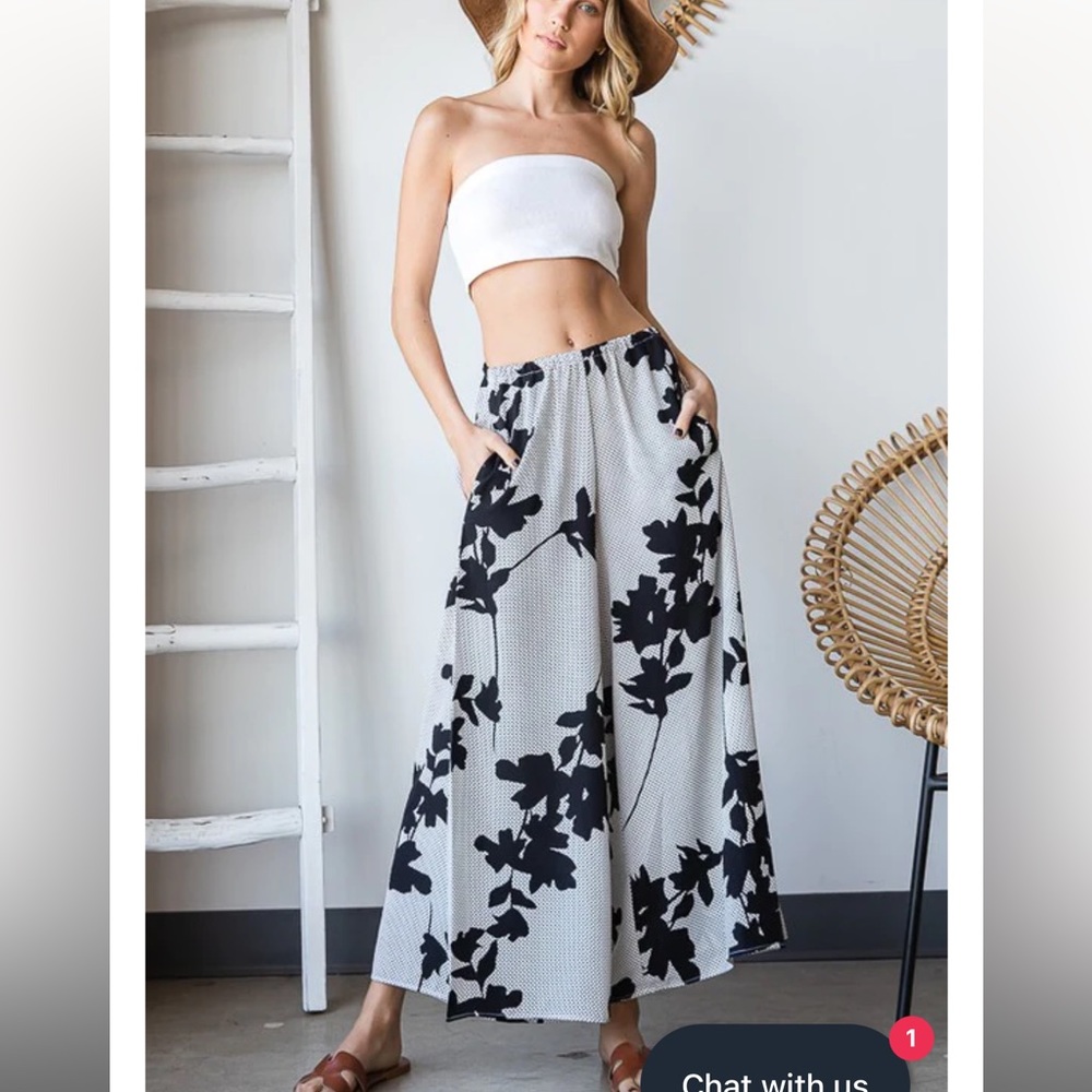 COPY - Floral print wide legged pants